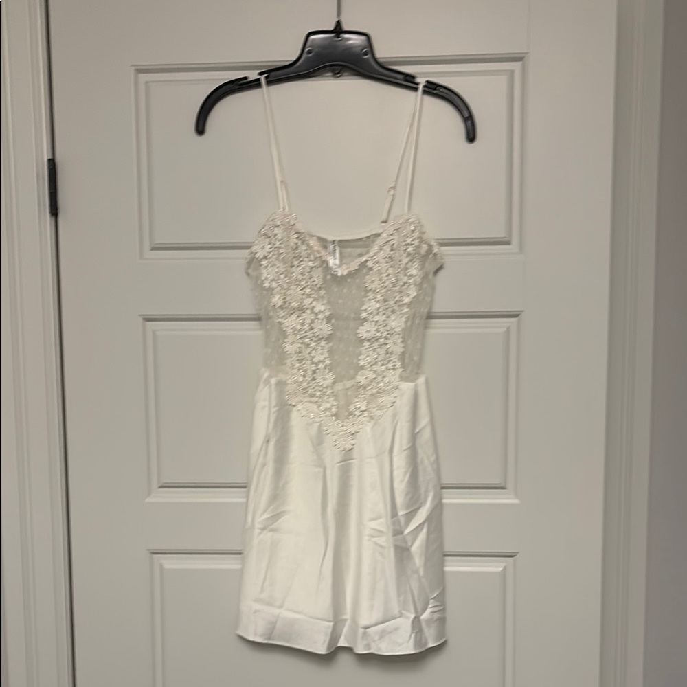 Flora Nikrooz White Lace Chemise